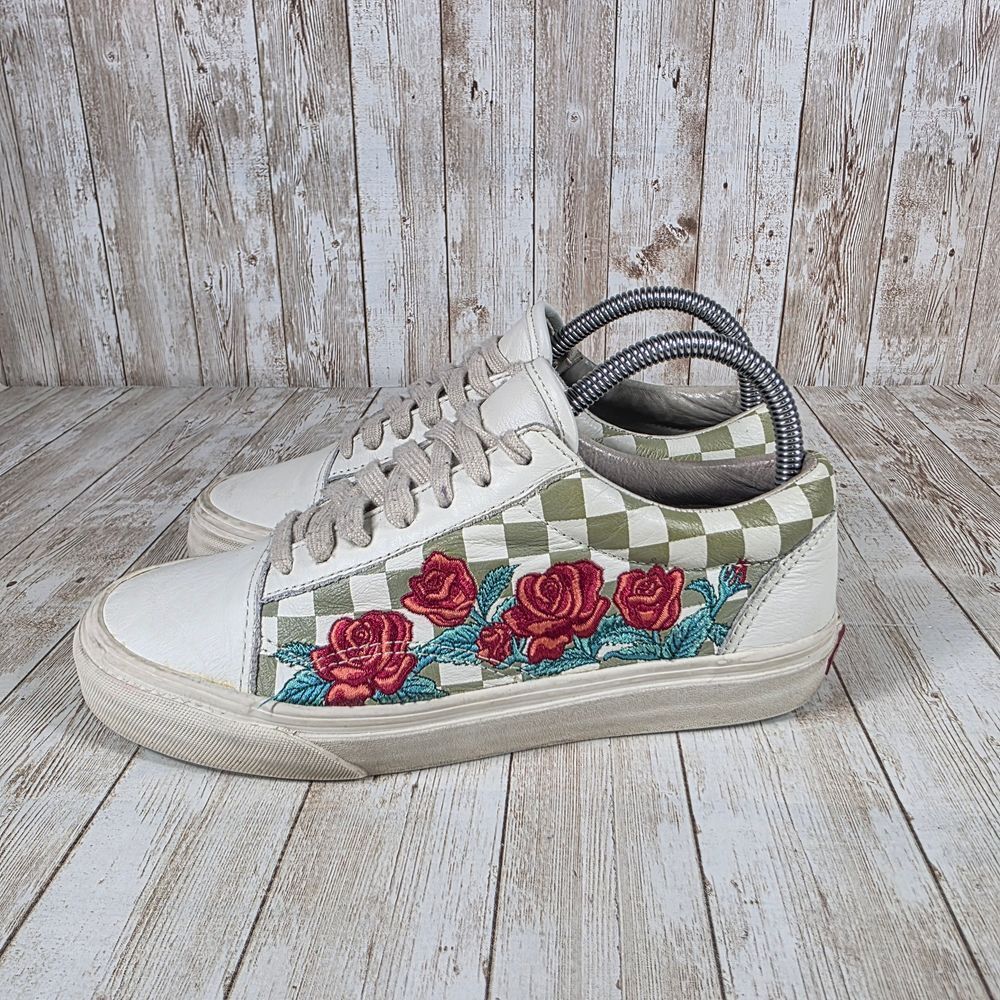 Vans Old Skool Rose Embroidery Checkered Skate Sneakers Shoes Women's‎ 7.5 - Picture 2 of 8